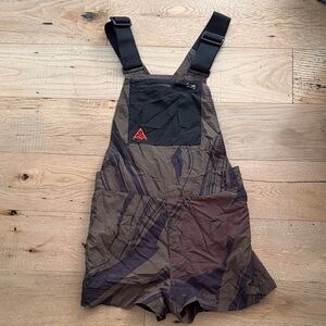 Nike ACG Kids One Piece in Black and Brown